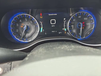 2019 Chrysler Pacifica Limited 121.6" WB - miniatura 12
