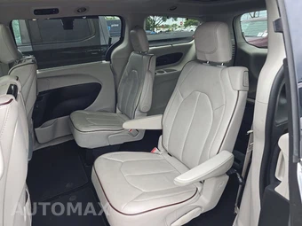 2019 Chrysler Pacifica Limited 121.6" WB - miniatura 13