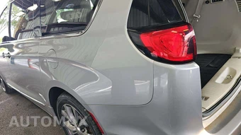 2019 Chrysler Pacifica Limited 121.6" WB - miniatura 34