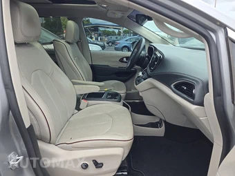 2019 Chrysler Pacifica Limited 121.6" WB - miniatura 8