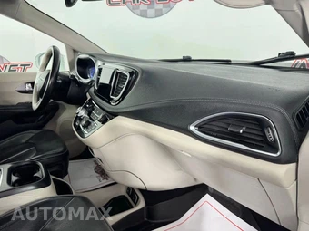 2019 Chrysler Pacifica Limited 121.6" WB - miniatura 12