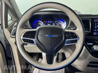 2019 Chrysler Pacifica Limited 121.6" WB - miniatura 13