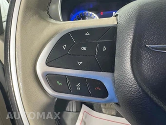 2019 Chrysler Pacifica Limited 121.6" WB - miniatura 15