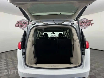 2019 Chrysler Pacifica Limited 121.6" WB - miniatura 29