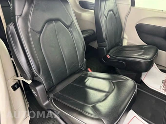 2019 Chrysler Pacifica Limited 121.6" WB - miniatura 41