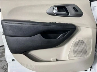 2019 Chrysler Pacifica Limited 121.6" WB - miniatura 45