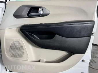 2019 Chrysler Pacifica Limited 121.6" WB - miniatura 48