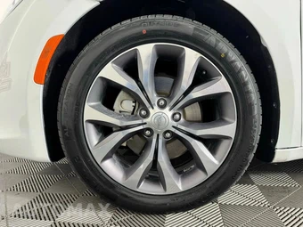 2019 Chrysler Pacifica Limited 121.6" WB - miniatura 49