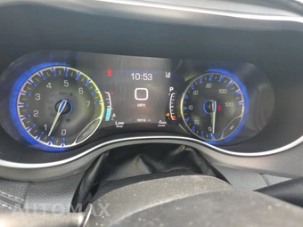 2019 Chrysler Pacifica Limited 121.6" WB - miniatura 12