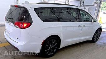 2019 Chrysler Pacifica Limited 121.6" WB - miniatura 4