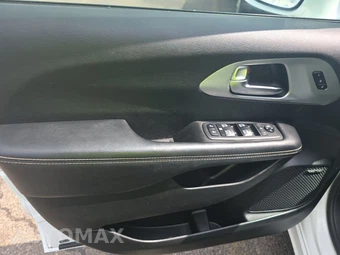 2019 Chrysler Pacifica Limited 121.6" WB - miniatura 9