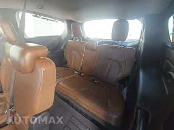 2019 Chrysler Pacifica Limited 121.6" WB - miniatura 11