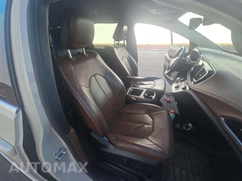 2019 Chrysler Pacifica Limited 121.6" WB - miniatura 16
