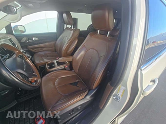 2019 Chrysler Pacifica Limited 121.6" WB - miniatura 3