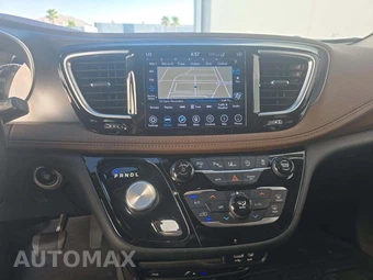 2019 Chrysler Pacifica Limited 121.6" WB - miniatura 7