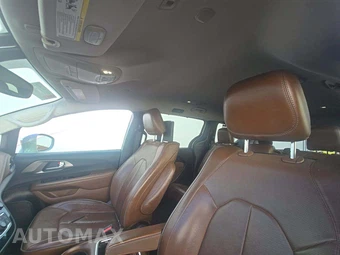 2019 Chrysler Pacifica Limited 121.6" WB - miniatura 8