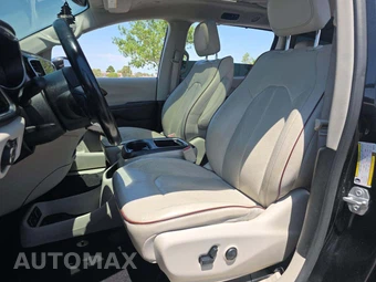 2019 Chrysler Pacifica Limited 121.6" WB – miniatura 3