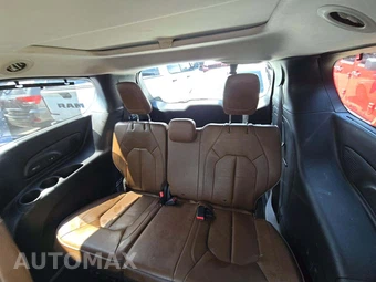 2019 Chrysler Pacifica Limited 121.6" WB - miniatura 14