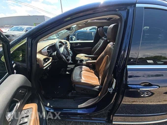 2019 Chrysler Pacifica Limited 121.6" WB - miniatura 6