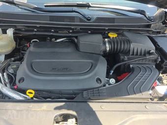 2019 Chrysler Pacifica Limited 121.6" WB - miniatura 15