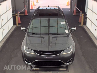 2019 Chrysler Pacifica Limited 121.6" WB - miniatura 2