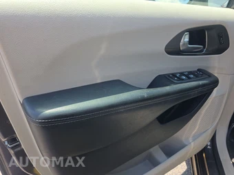2019 Chrysler Pacifica Limited 121.6" WB - miniatura 9