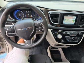 2019 Chrysler Pacifica LX 121.6" WB – miniatura 10