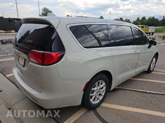 2019 Chrysler Pacifica LX 121.6" WB – miniatura 3