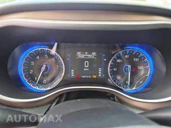 2019 Chrysler Pacifica LX 121.6" WB – miniatura 9