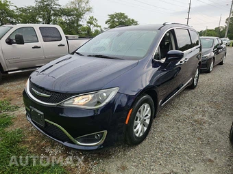 2019 Chrysler Pacifica Touring L 121.6" WB