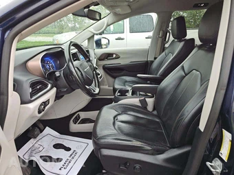 2019 Chrysler Pacifica Touring L 121.6" WB - miniatura 6