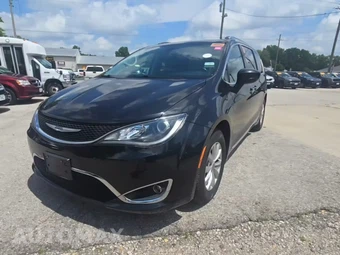 2019 Chrysler Pacifica Touring L 121.6" WB