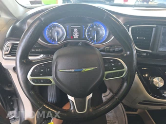 2019 Chrysler Pacifica Touring L 121.6" WB - miniatura 10