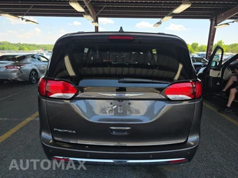 2019 Chrysler Pacifica Touring L 121.6" WB - miniatura 5