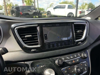 2019 Chrysler Pacifica Touring L 121.6" WB - miniatura 10
