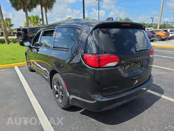 2019 Chrysler Pacifica Touring L 121.6" WB - miniatura 2
