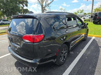 2019 Chrysler Pacifica Touring L 121.6" WB - miniatura 3