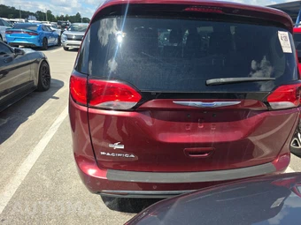 2019 Chrysler Pacifica Touring L 121.6" WB - miniatura 5