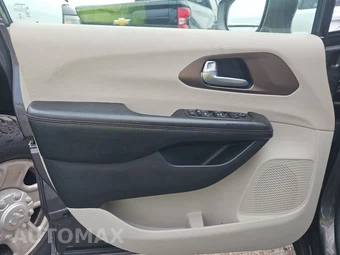 2019 Chrysler Pacifica Touring L 121.6" WB - miniatura 9