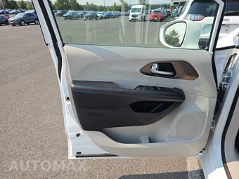 2019 Chrysler Pacifica Touring L 121.6" WB - miniatura 9
