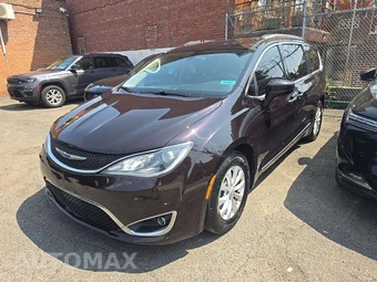 2019 Chrysler Pacifica Touring L 121.6" WB