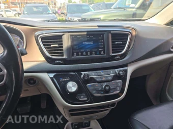 2019 Chrysler Pacifica Touring L 121.6" WB - miniatura 10