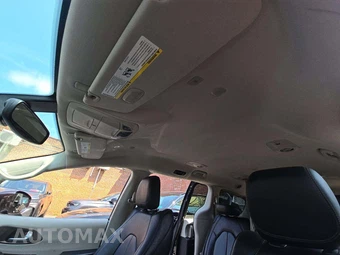 2019 Chrysler Pacifica Touring L 121.6" WB - miniatura 11
