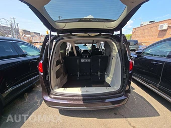 2019 Chrysler Pacifica Touring L 121.6" WB - miniatura 15