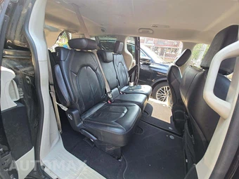 2019 Chrysler Pacifica Touring L 121.6" WB - miniatura 17