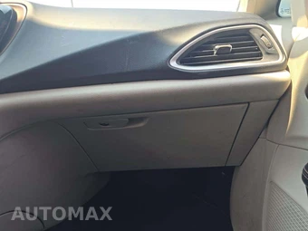 2019 Chrysler Pacifica Touring L 121.6" WB - miniatura 20