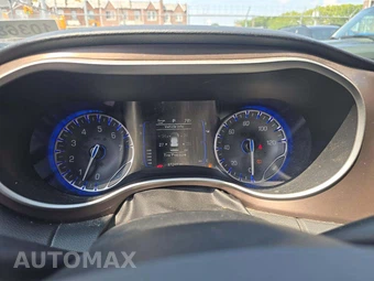 2019 Chrysler Pacifica Touring L 121.6" WB - miniatura 9