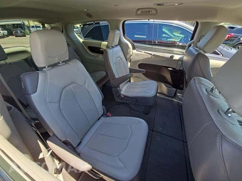2019 Chrysler Pacifica Touring L 121.6" WB – miniatura 17
