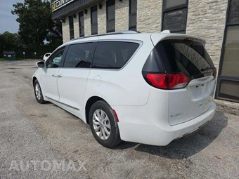 2019 Chrysler Pacifica Touring L 121.6" WB – miniatura 2