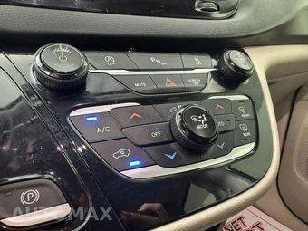 2019 Chrysler Pacifica Touring L 121.6" WB - miniatura 21